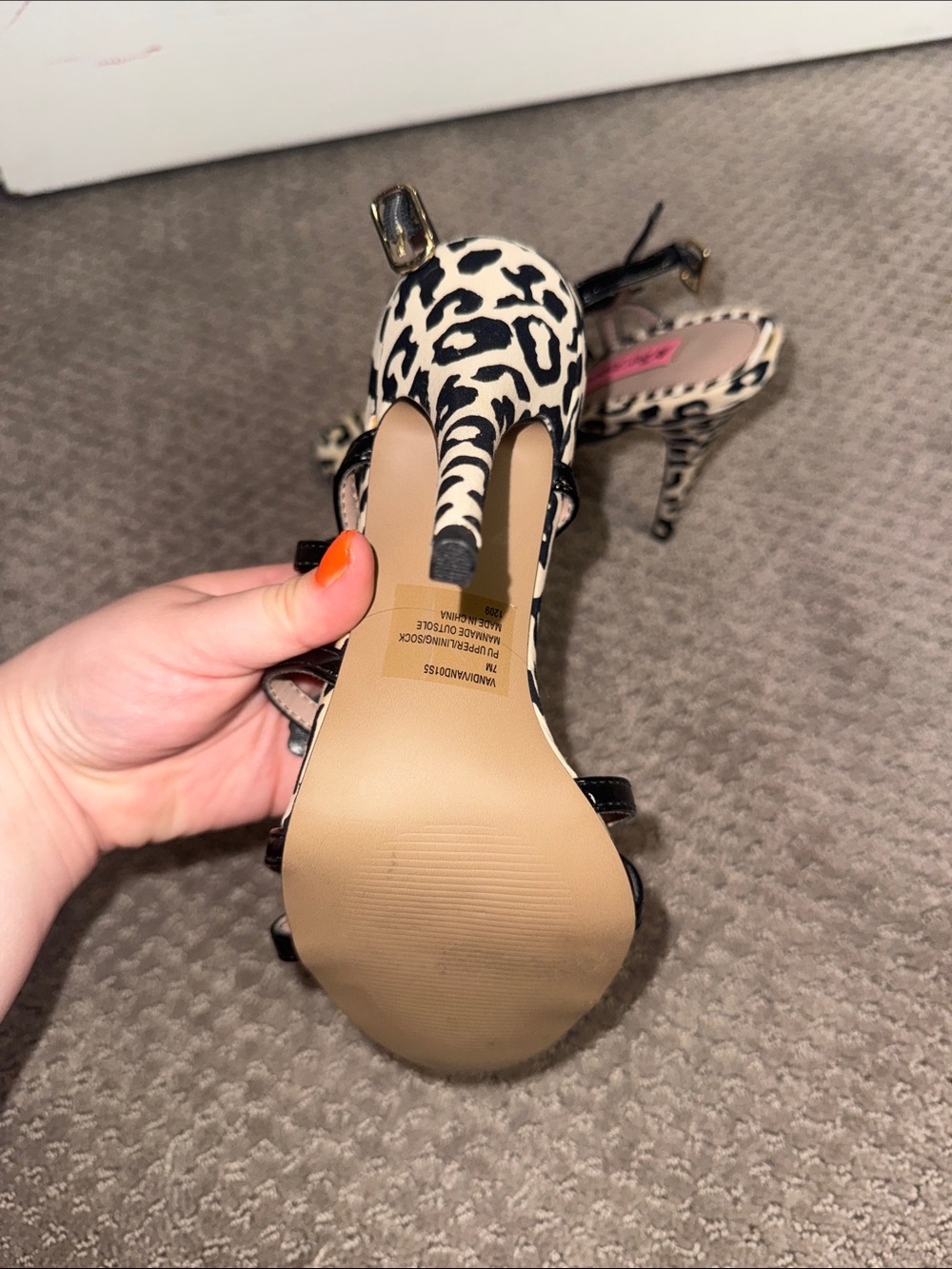 Betsey Johnson Black Butterfly Strappy Sandals - Leopard Insole Size 7 Womens - Picture 3 of 3